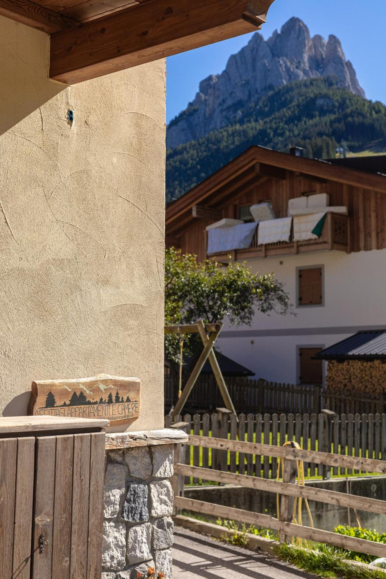 Hotel Majon De La Nona Pozza di Fassa Zewnętrze zdjęcie