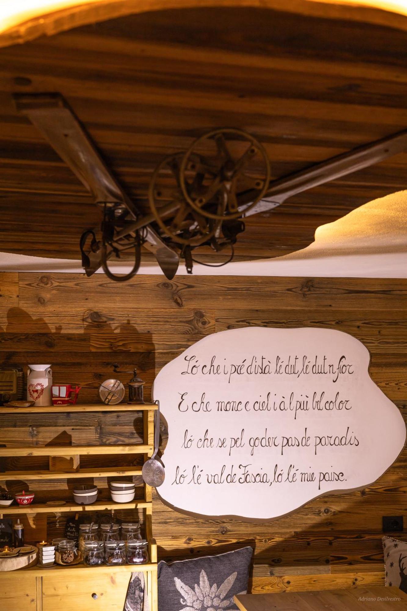 Hotel Majon De La Nona Pozza di Fassa Zewnętrze zdjęcie