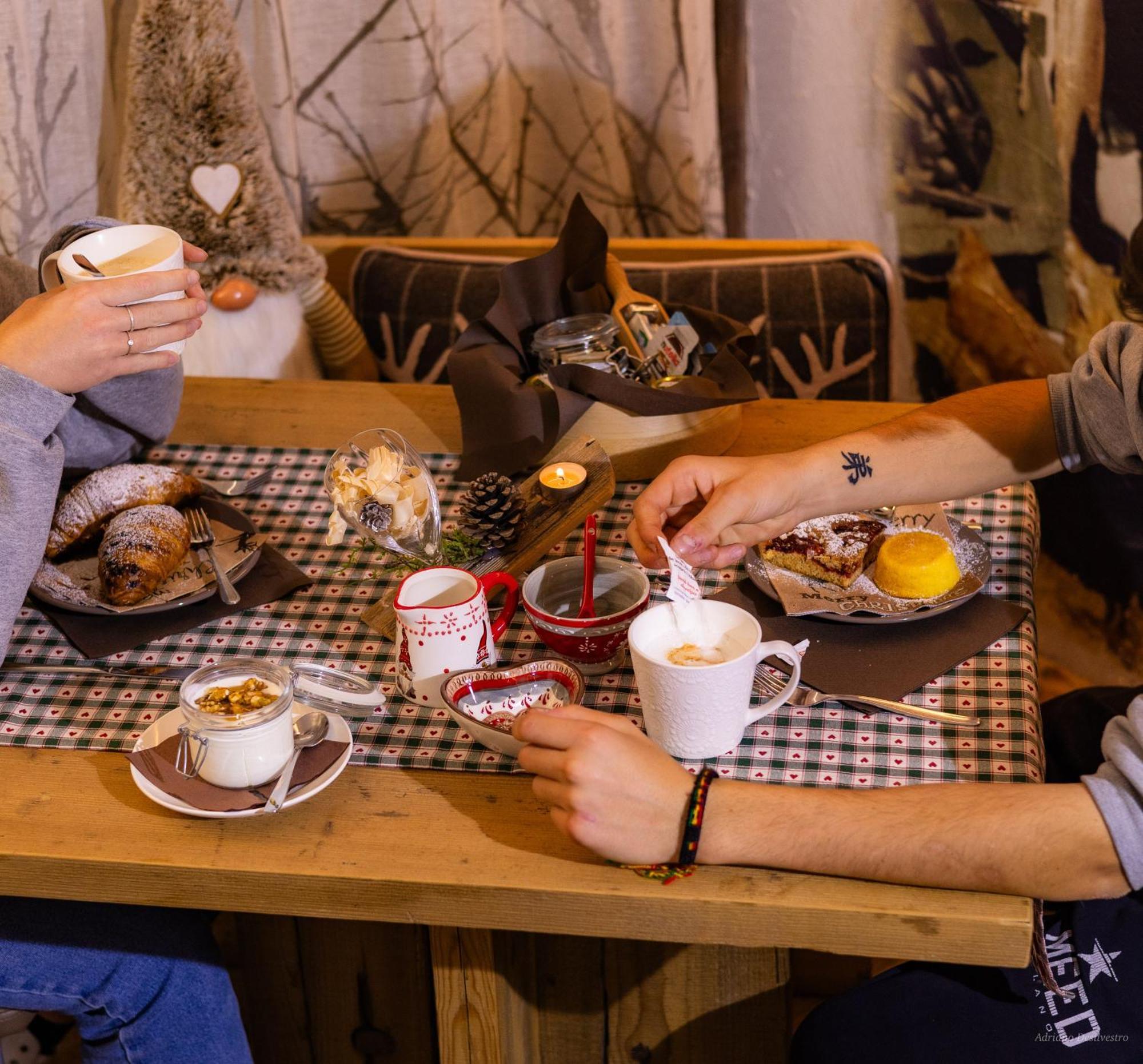Hotel Majon De La Nona Pozza di Fassa Zewnętrze zdjęcie
