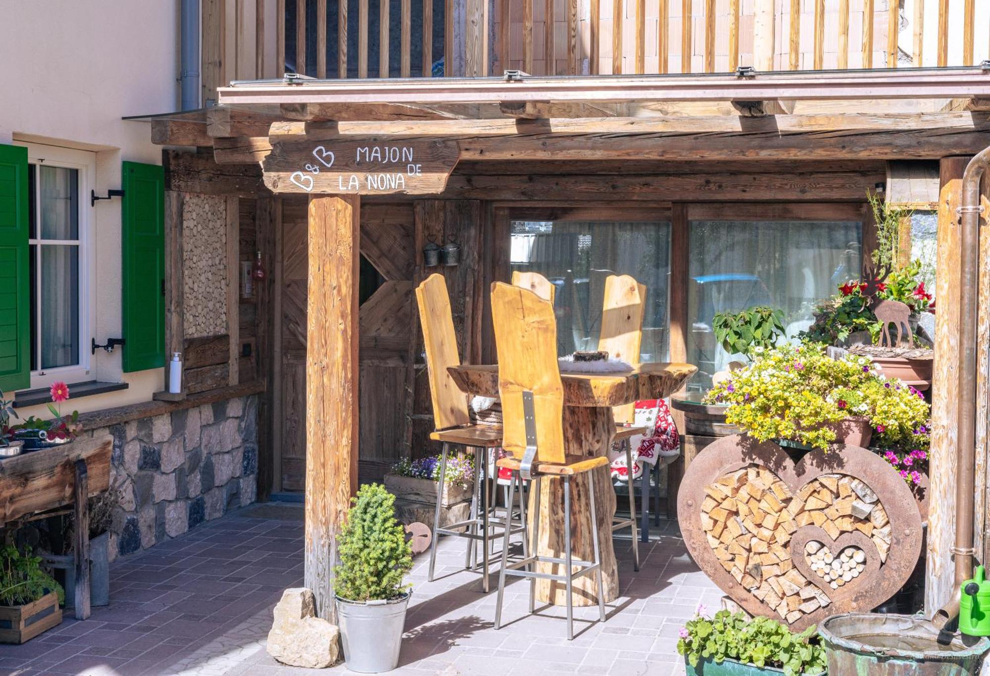 Hotel Majon De La Nona Pozza di Fassa Zewnętrze zdjęcie