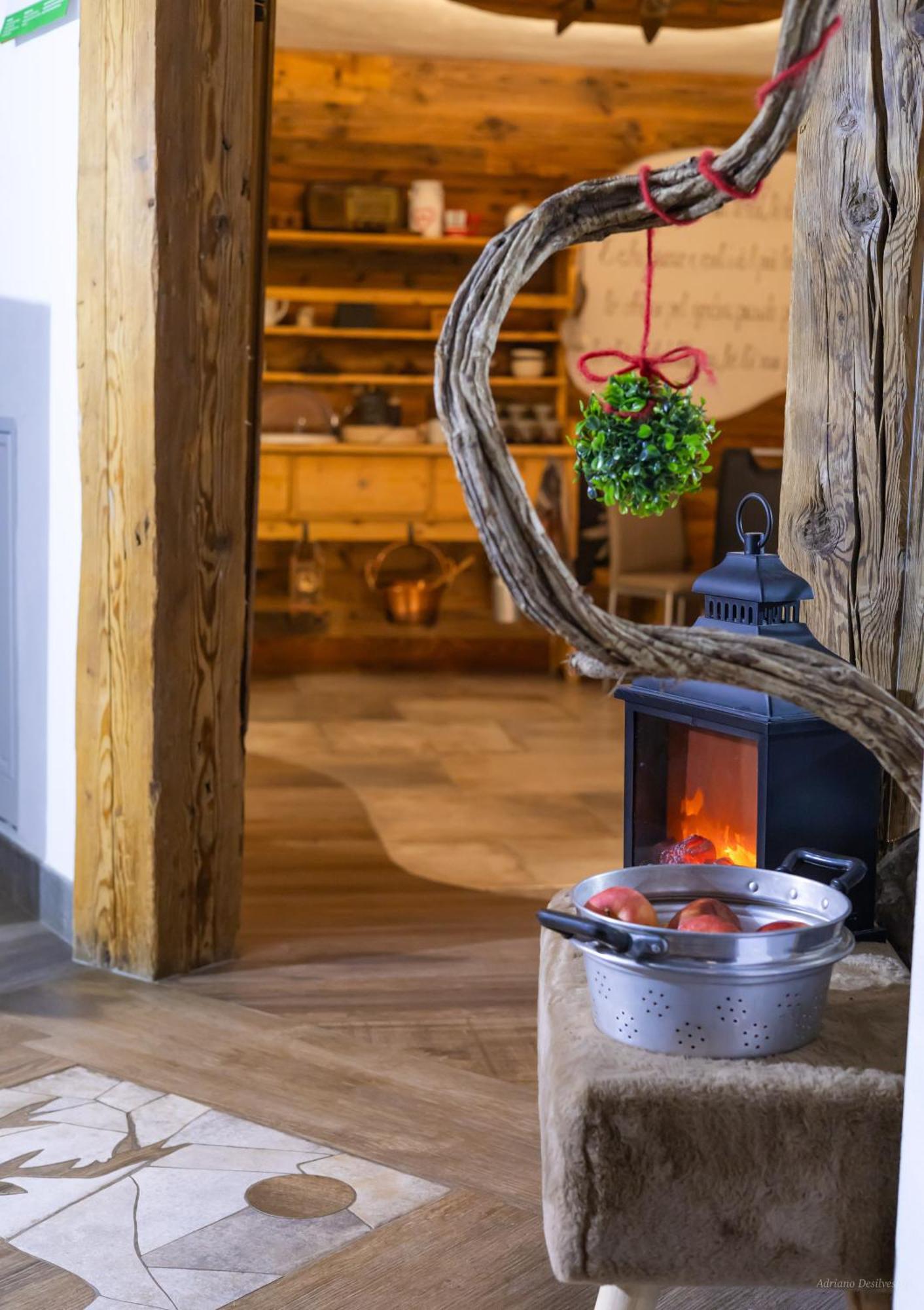 Hotel Majon De La Nona Pozza di Fassa Zewnętrze zdjęcie