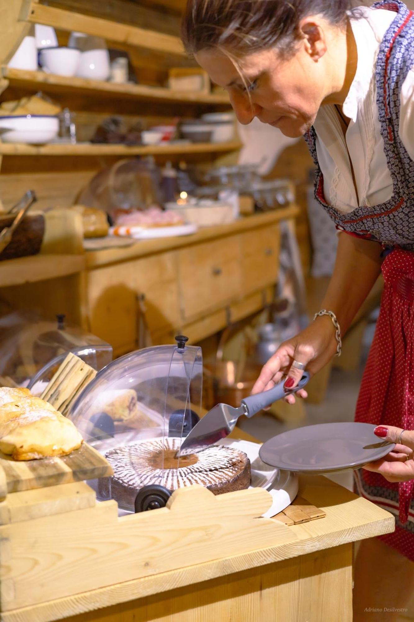 Hotel Majon De La Nona Pozza di Fassa Zewnętrze zdjęcie