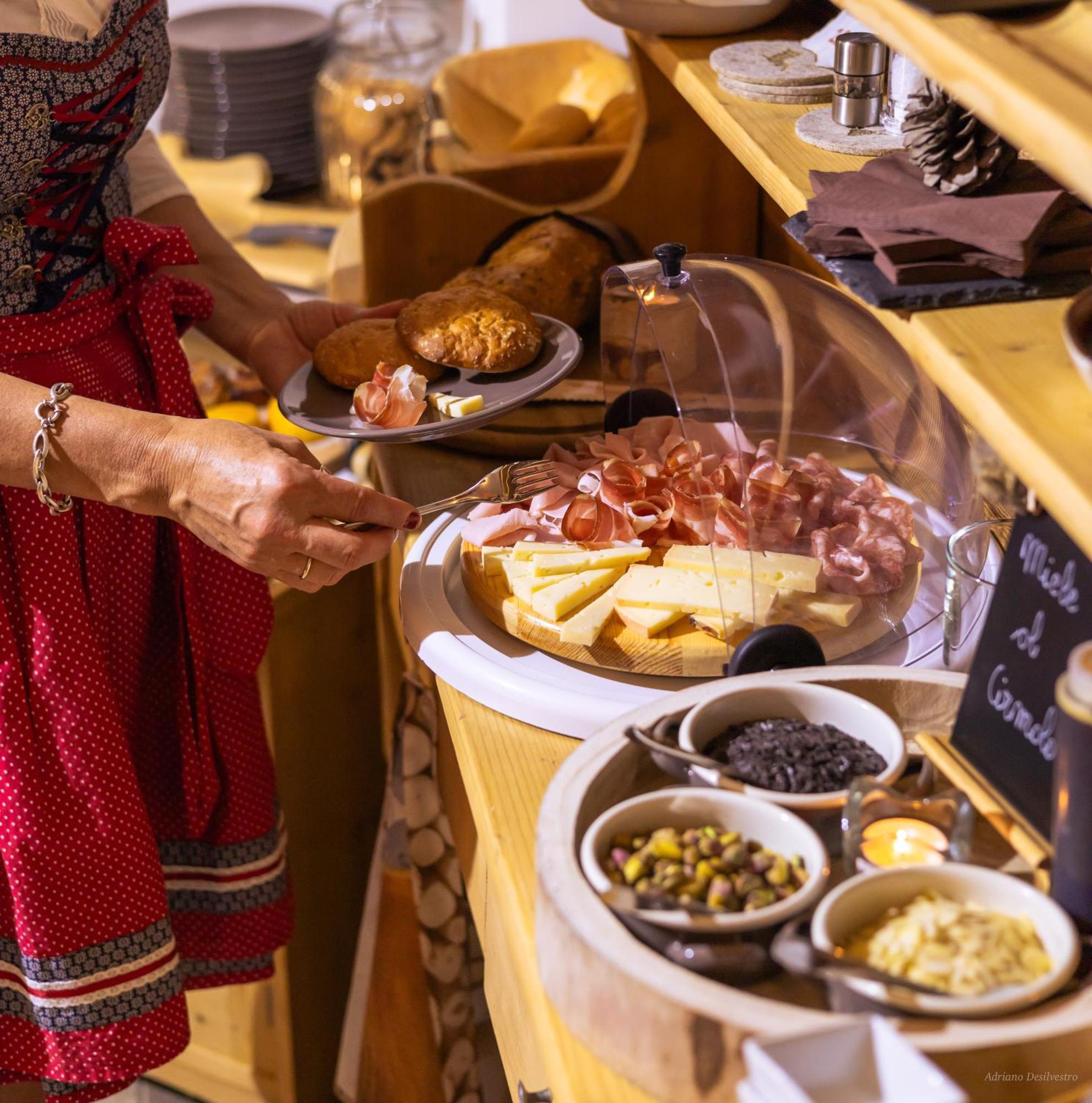 Hotel Majon De La Nona Pozza di Fassa Zewnętrze zdjęcie