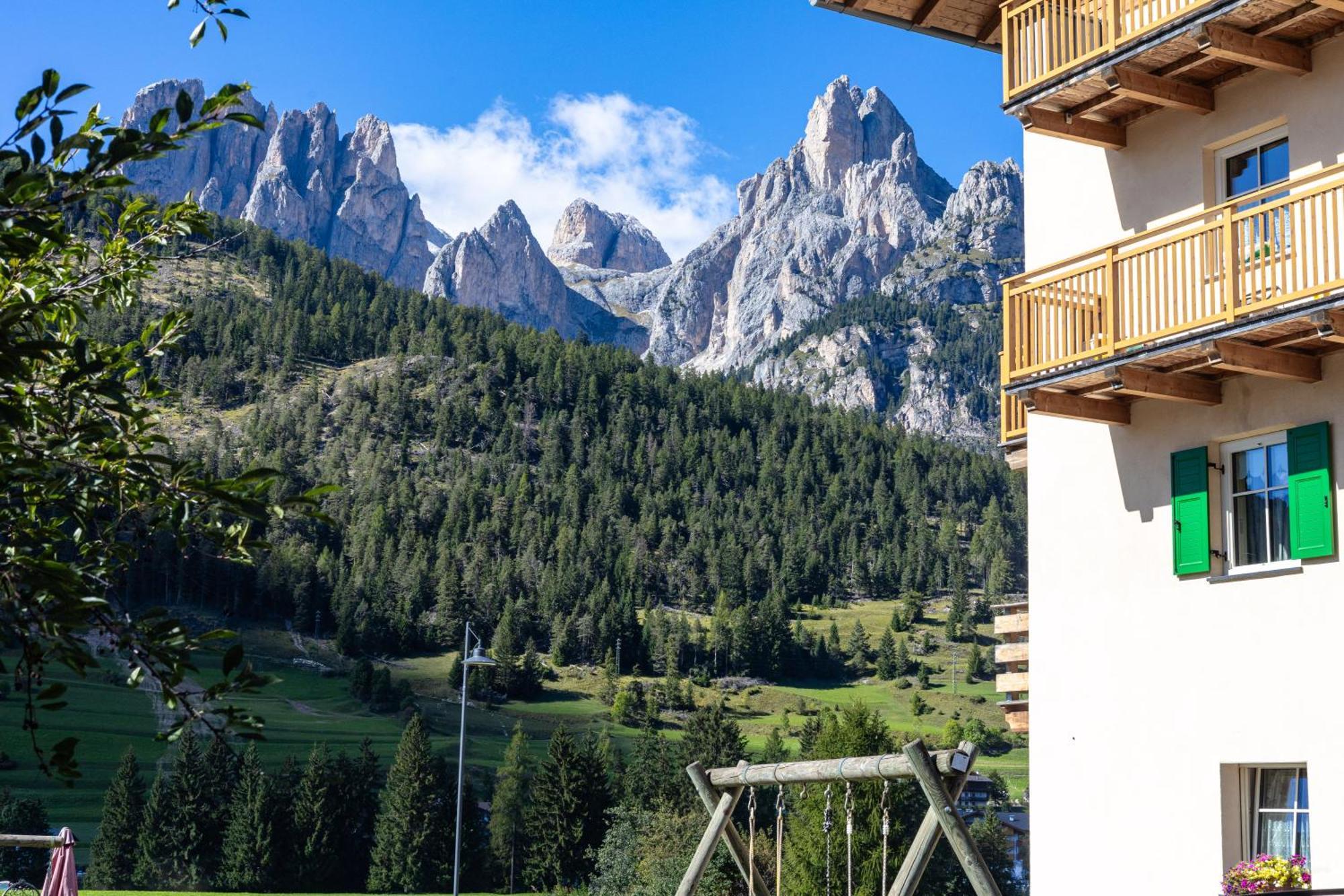 Hotel Majon De La Nona Pozza di Fassa Zewnętrze zdjęcie
